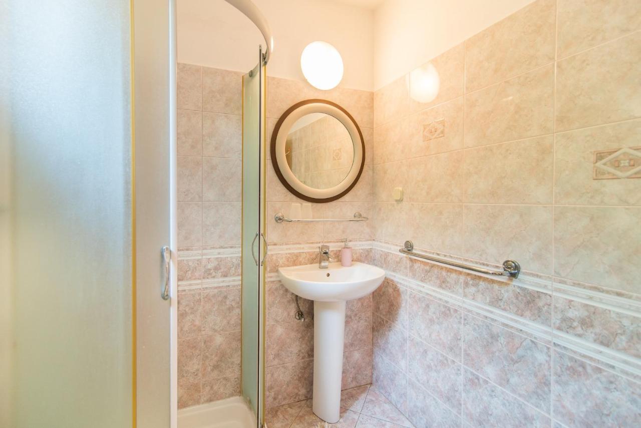 Room Sandra Rabac Bagian luar foto
